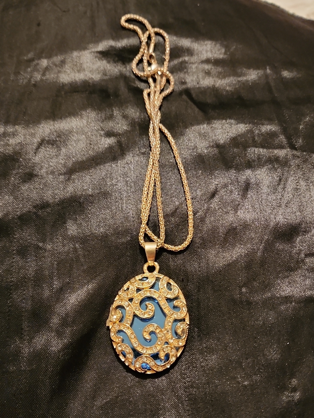 Gold Tone Blue Faux Gem Filigree Statement Pendant Necklace